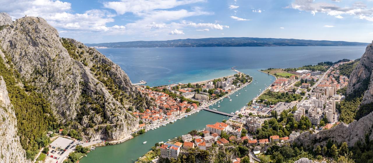 Apartment Omis Holiday エクステリア 写真
